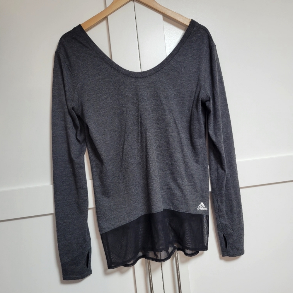 ✨️3 For $30✨️Adidas Climalite Soft Mesh Trim Off Shoulder Thumb Holes Top (S)